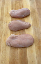 Load image into Gallery viewer, 7 oz Chicken Breast, Boneless, Skinless, All Natural - Martinelli Meats LLC
